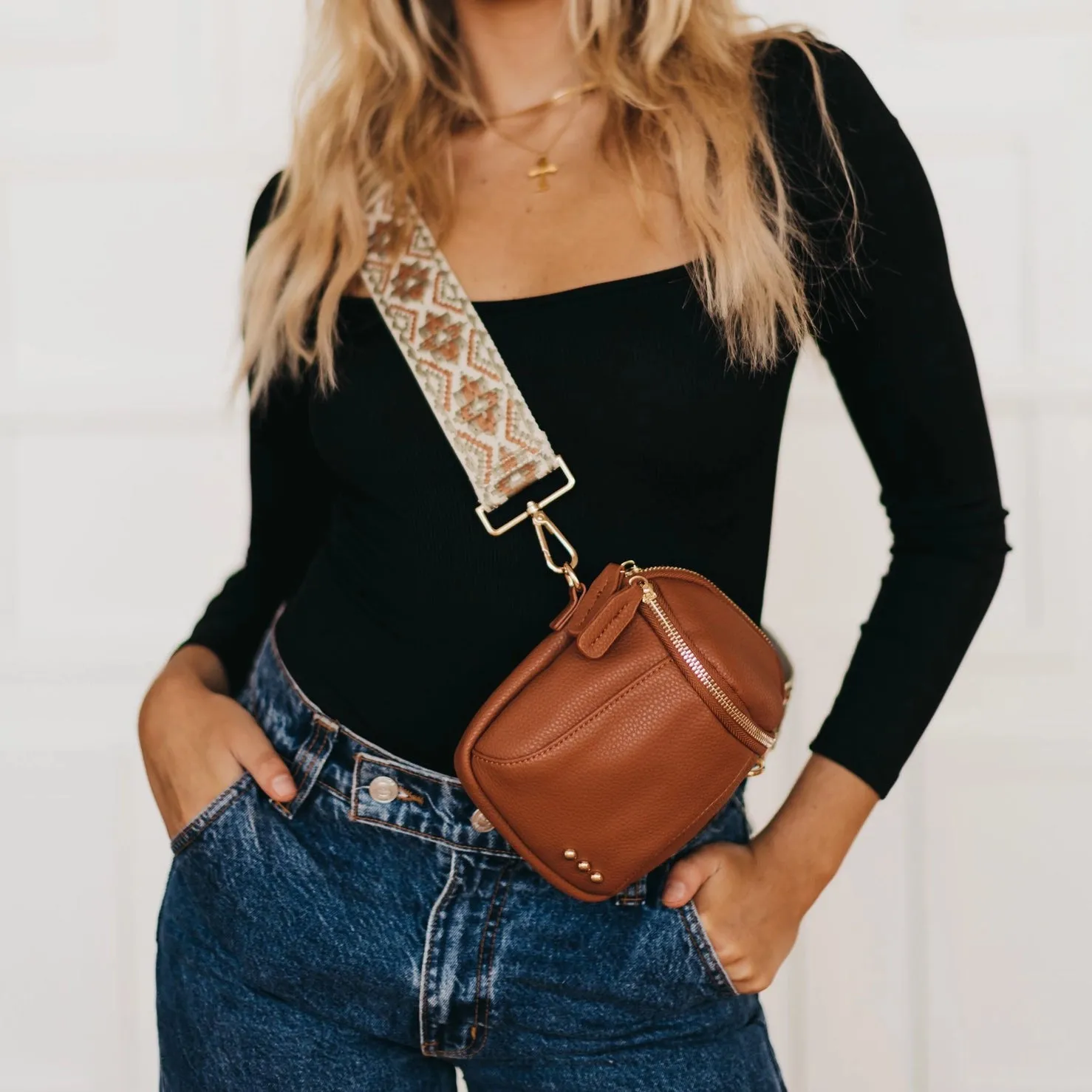 Ellie Crossbody in Brown