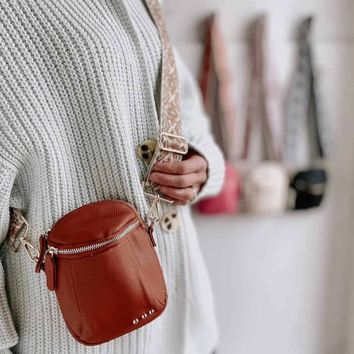 Ellie Crossbody in Brown