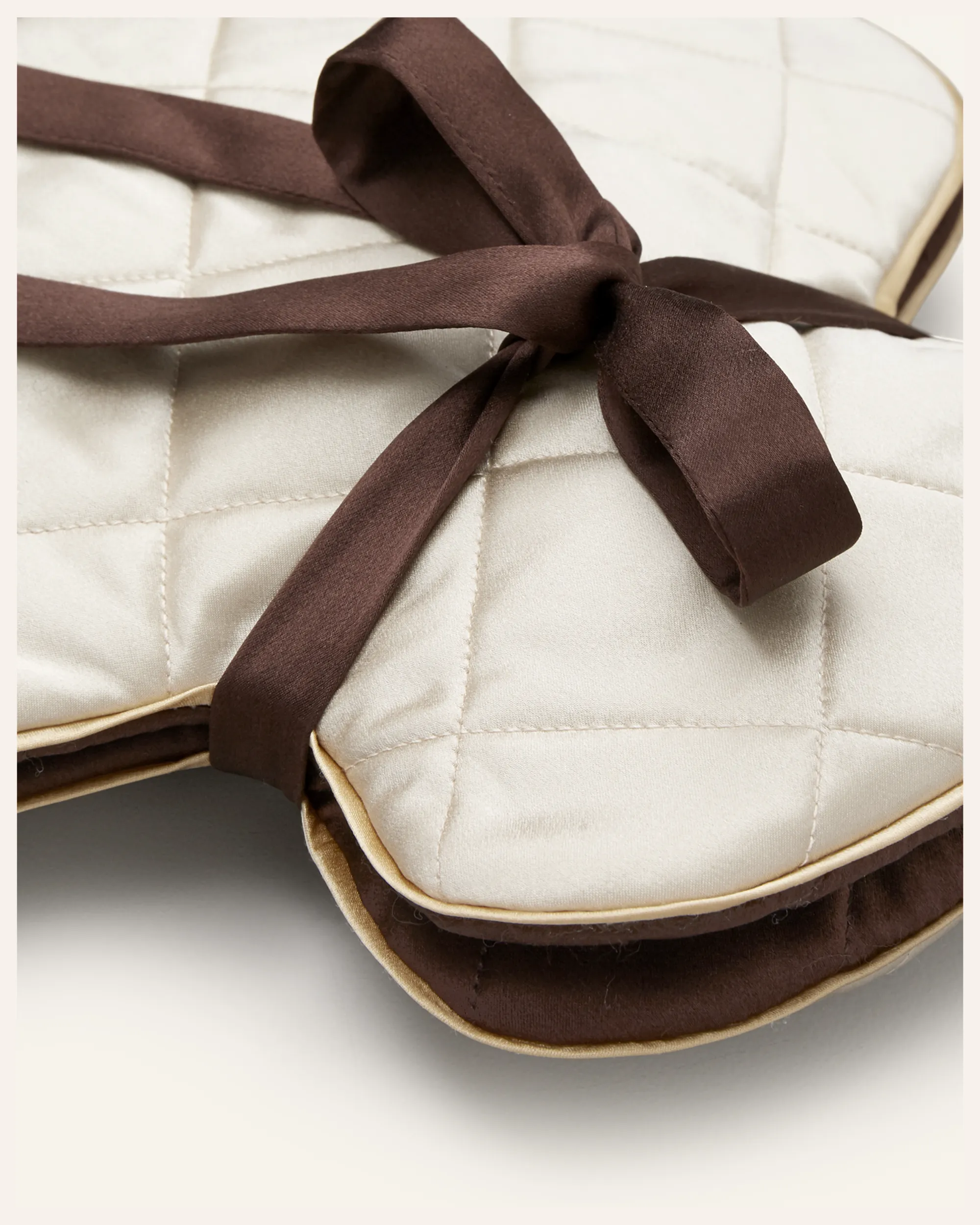 Silk hot water bottle small - Wild Chamomile