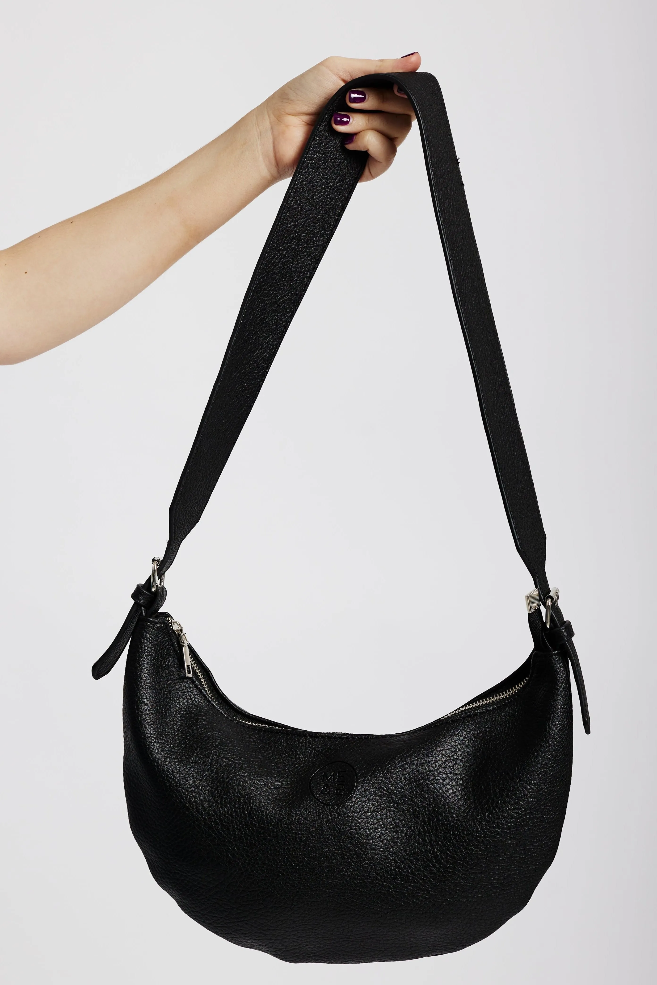 The Round Crossbody in Black